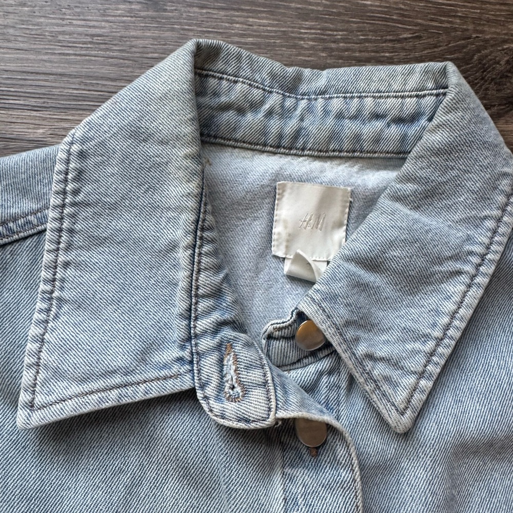 H&M Sleeveless Denim Button-Up Shirt - Picture 3 of 5